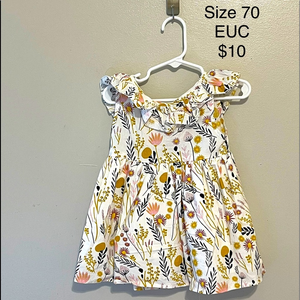 Beautiful floral toddler dress! Cross back - size 70